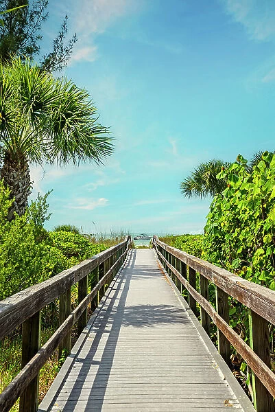Florida, Sanibel Island, walkway toward the beach