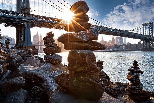 New York, NYC, Brooklyn, Balancing rocks near Manhattan Bridge