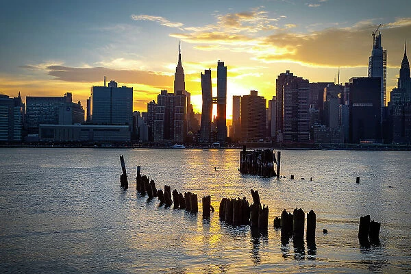 NYC, Long Island City, views of Manhattan