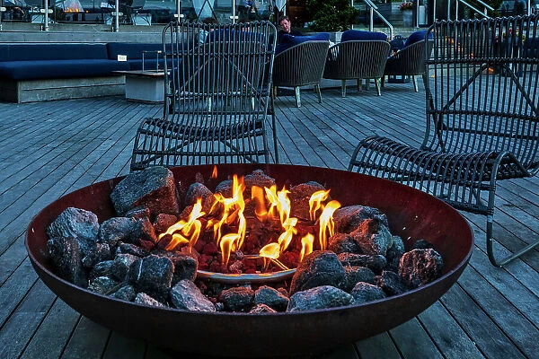Rhode Island, Newport, Gurney's Newport Resort, Fire pit on deck