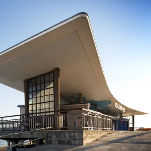 Boscombe Pier entrance DP162125