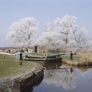 Canal lock