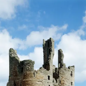 Dunstanburgh Castle K910297