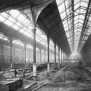 Railway stations Framed Print Collection: Liverpool Street Station