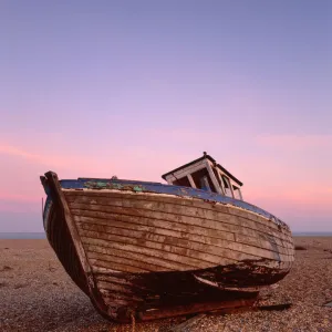 Fishing boat, Dungeness Beach J070051