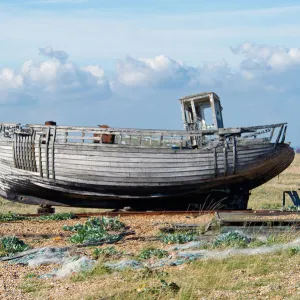 Fishing boat, Dungeness Beach N100298