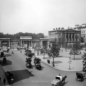 Hyde Park Corner and Apsley House DD87_00022