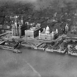 Liverpool Pier Head 1920 EPW003058