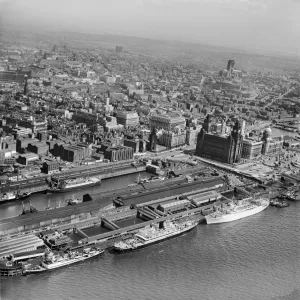 Liverpool Pierhead 1964 EAW133857