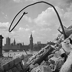 England at War 1939-45 Canvas Print Collection: The Blitz