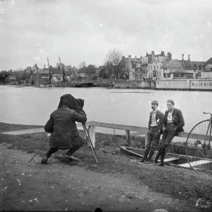 Photographing cyclists OFH01_01_02_056