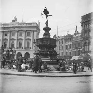 Piccadilly Circus CXP01_01_137