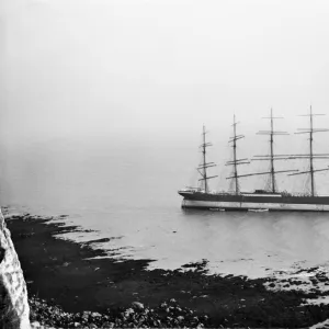 Ships and boats Photographic Print Collection: Catching the wind