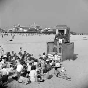 Punch and Judy show a98_10838