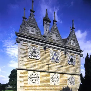 Rushton Triangular Lodge J010084