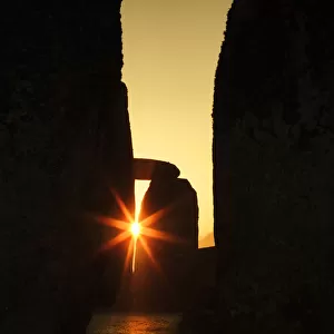 Stonehenge dawn DP149761