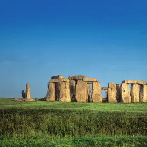 Stonehenge J040120