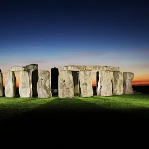 Stonehenge N071215