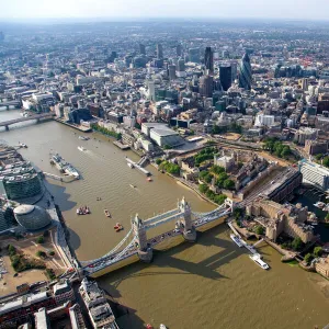 Tower Bridge and the City 24434_016