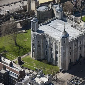 Castles Canvas Print Collection: Tower of London