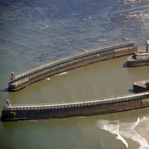 Whitby breakwaters 28906_010