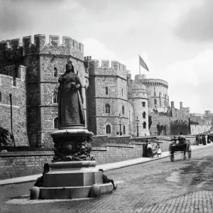 Victoriana Photographic Print Collection: Victoria's Royal Household