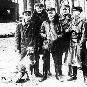 Baron von Richthofen, German air ace, with colleagues, WW1