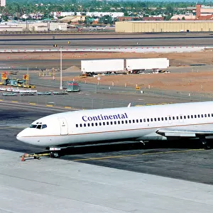 Boeing 727-224 N69735