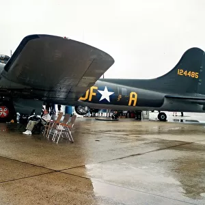 Boeing B-17G Flying Fortress G-BEDF - 44-85784 Sally B