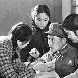 Communist China - training barefoot doctors