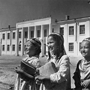 Girls at Uzbek middle school