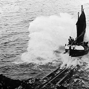 Launching a sailing lifeboat