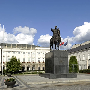 Poland. Warsaw. Presidential Palace and statue of Prince Joz