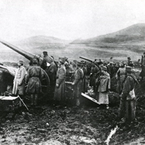 Serbian gunners on battlefield, WW1