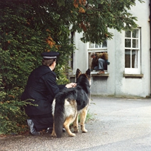 Training a police dog - catching a fleeing burglar