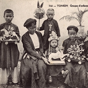 Vietnam - Tonkin Province - Group of children on fete day