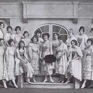 Wilda Bennet and the Beauty Chorus in a scene from Apple Blossoms at the Globe Theatre, New York (1919). Produced by Charles Dillingham Date: 1919