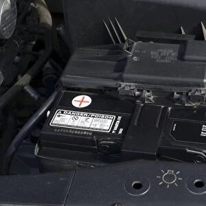 Battery - Vartade lead acid 12 volt 55 amp hour car battery in situ under bonnet UK