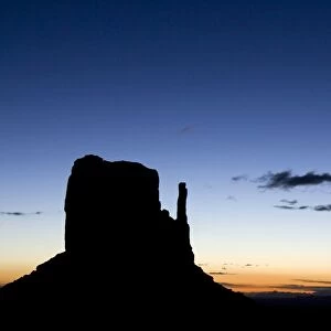 USA - West Mitten Butte (on the left) and East Mitten Butte, the two most prominent and photogenic landmarks of the Monument Valley, the classic Wild-West landscape of sandstone buttes