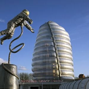 Pioneer statue, UK National Space Centre