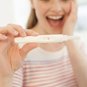 Positive pregnancy test F008 / 2866