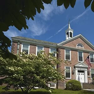 Andrews School, built in 1938 in memory of Robert Shaw Andrews who had been superintendent of Bristol schools, on Hope Street in Bristol, Rhode Island, New England, United States of America