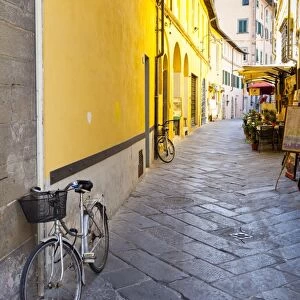 Bicycle parked at Via Degli Angeli, Lucca, Tuscany, Italy, Europe
