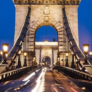 Chain Bridge at night, UNESCO World Heritage Site, Budapest, Hungary, Europe
