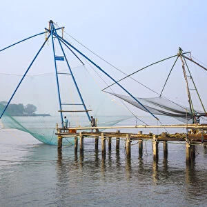 Chinese fishing nets, Vipin Island, Cochin (Kochi), Kerala, India, Asia