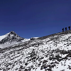Climbers ascending Aconcagua, 6961 metres, the highest mountain in the Americas and one of the Seven Summits, Andes, Argentina, South America