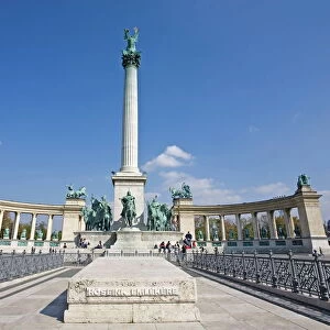 Column and Millennium Monument, Heroes Square, Budapest, Hungary, Europe