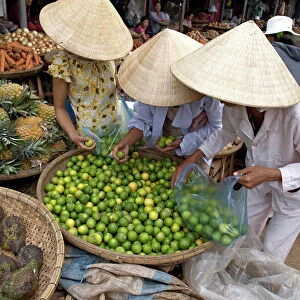 Dong Ba market, Hue, Vietnam, Indochina, Southeast Asia, Asia