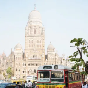 Double decker bus outside Mumbai Municipal corporation building, Mumbai (Bombay)