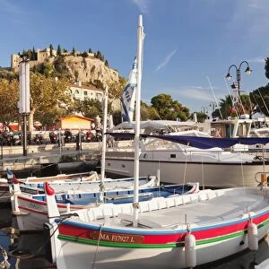 Fishing boats at the harbour, castle in the background, Cassis, Provence, Provence-Alpes-Cote